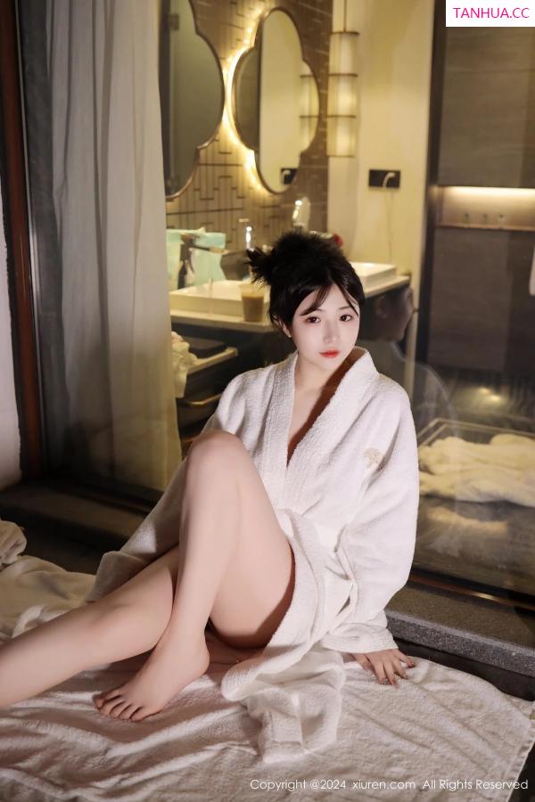   [XiuRen]高清写真图 2024.03.20 No.8263 陈小花 美臀性感第4张图片